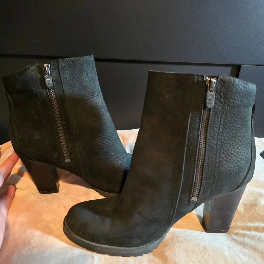 Timberland black suede high chunky heel ankle boot size 8.5